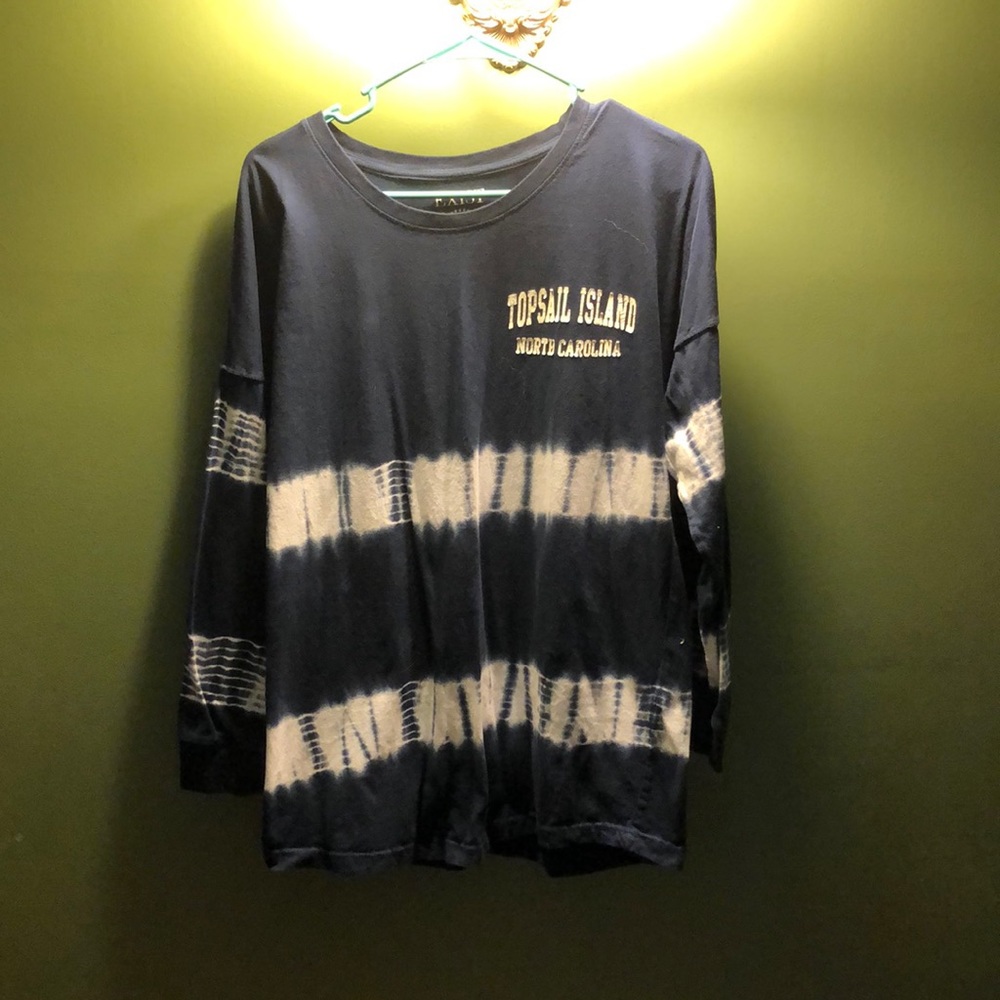 2 long sleeve tee shirts